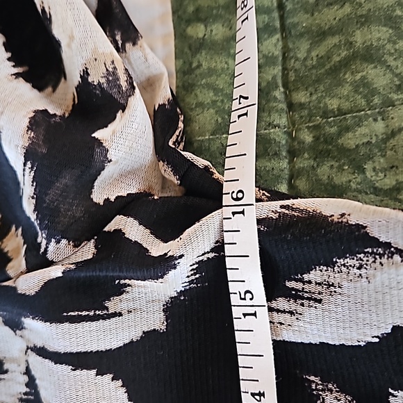 3/4 Sleeve side ruching blouse - Picture 7 of 8